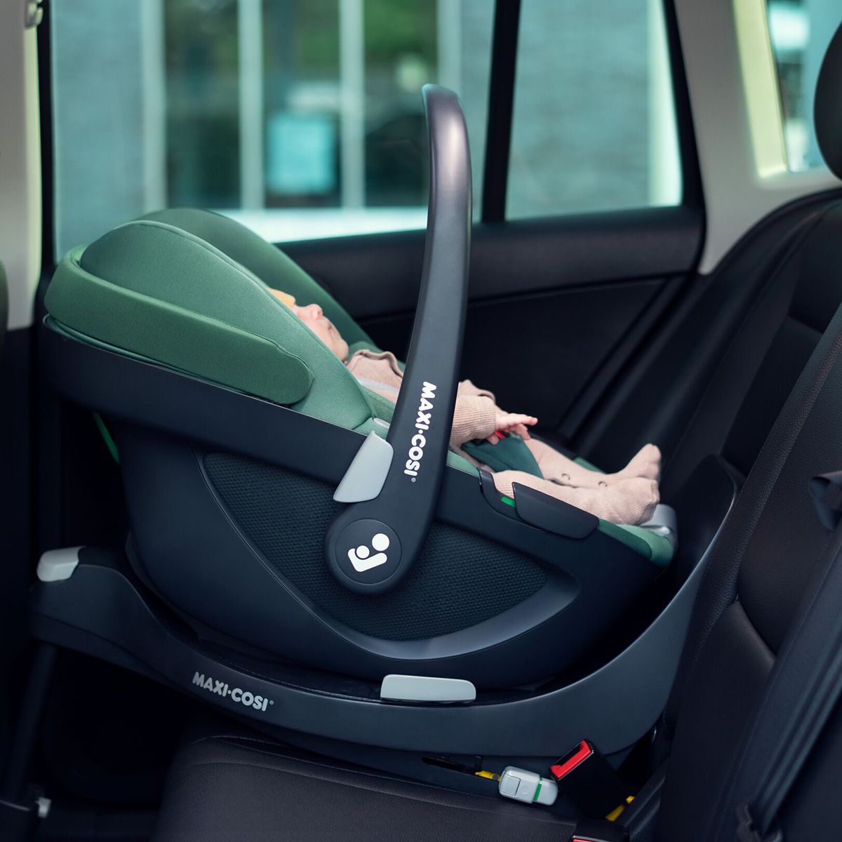 Quel siège auto bébé choisir pour les sorties en voiture ?