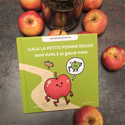 Gala la Petite Pomme Rouge Rend Visite à sa Grand-mère - La poule qui pond