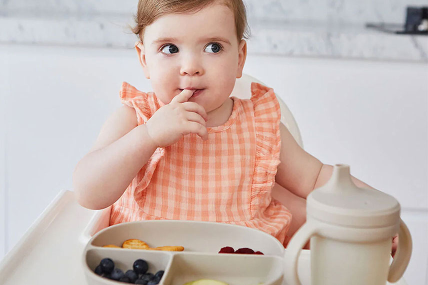 Enfant qui mange
